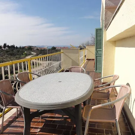 ゲストハウス Neda